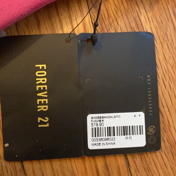 NWT tassel sandals - Picture 3 of 4